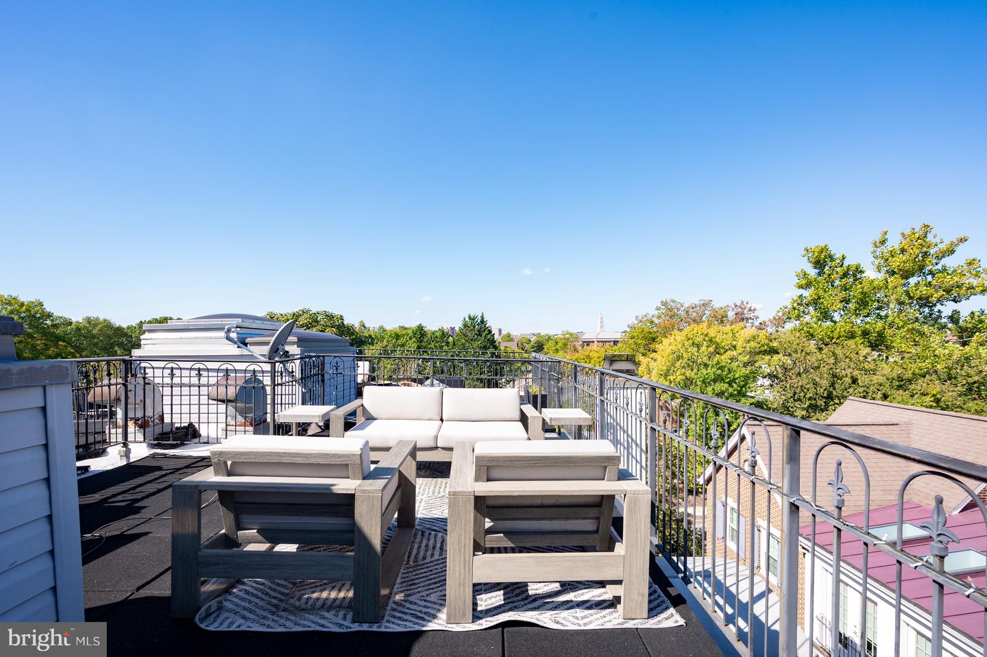 411 S COLUMBUS ST #8, ALEXANDRIA, Virginia 22314, 1 Bedroom Bedrooms, ,1 BathroomBathrooms,Residential,For sale,411 S COLUMBUS ST #8,VAAX2051006 MLS # VAAX2051006