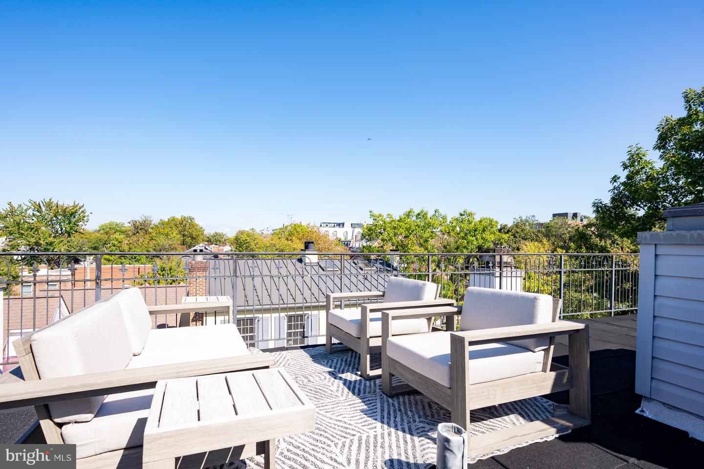411 S COLUMBUS ST #8, ALEXANDRIA, Virginia 22314, 1 Bedroom Bedrooms, ,1 BathroomBathrooms,Residential,For sale,411 S COLUMBUS ST #8,VAAX2051006 MLS # VAAX2051006