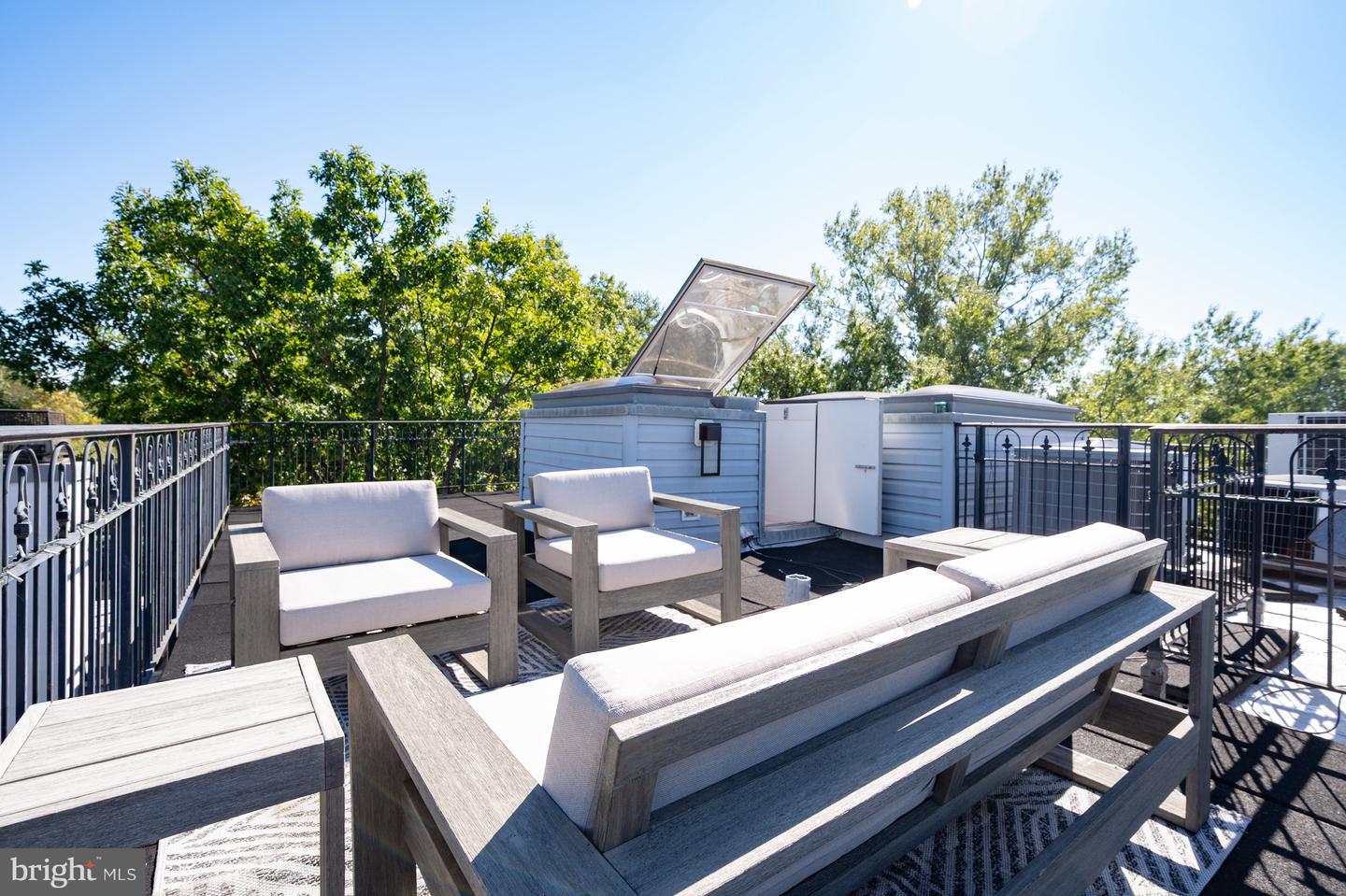 411 S COLUMBUS ST #8, ALEXANDRIA, Virginia 22314, 1 Bedroom Bedrooms, ,1 BathroomBathrooms,Residential,For sale,411 S COLUMBUS ST #8,VAAX2051006 MLS # VAAX2051006