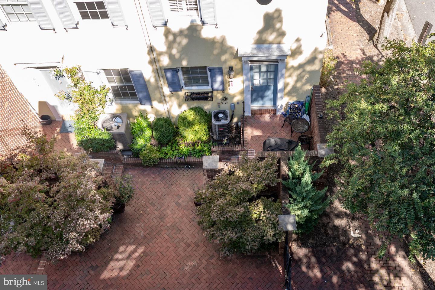 411 S COLUMBUS ST #8, ALEXANDRIA, Virginia 22314, 1 Bedroom Bedrooms, ,1 BathroomBathrooms,Residential,For sale,411 S COLUMBUS ST #8,VAAX2051006 MLS # VAAX2051006