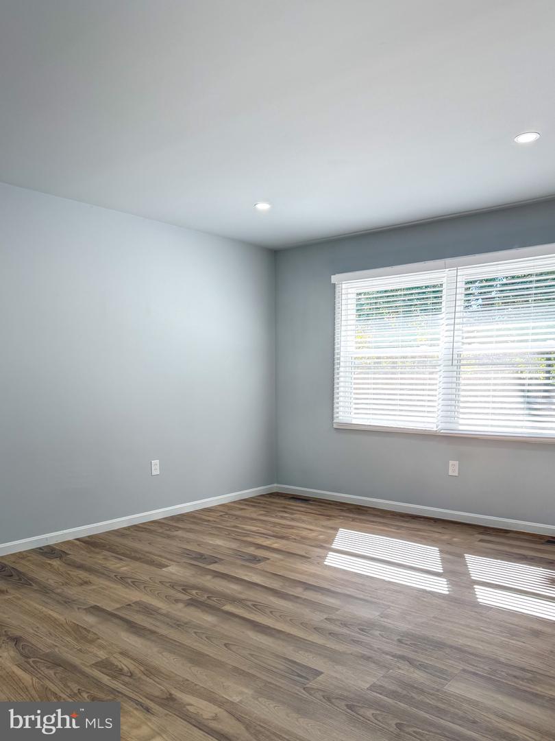 9274 BAYBERRY AVE, MANASSAS, Virginia 20110, 4 Bedrooms Bedrooms, ,3 BathroomsBathrooms,Residential,For sale,9274 BAYBERRY AVE,VAMN2009528 MLS # VAMN2009528
