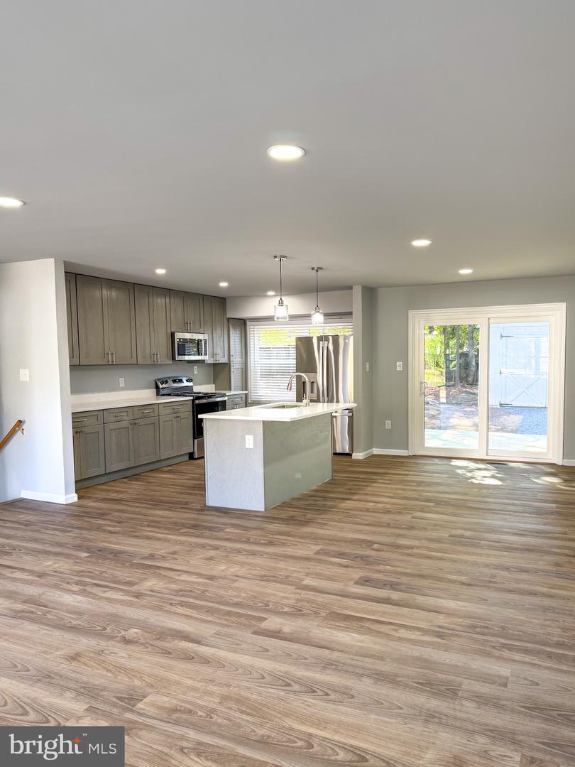 9274 BAYBERRY AVE, MANASSAS, Virginia 20110, 4 Bedrooms Bedrooms, ,3 BathroomsBathrooms,Residential,For sale,9274 BAYBERRY AVE,VAMN2009528 MLS # VAMN2009528