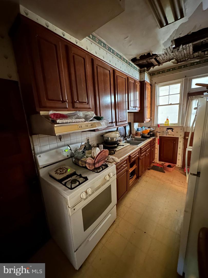 1122 HOLBROOK ST NE, WASHINGTON, District Of Columbia 20002, 3 Bedrooms Bedrooms, ,1 BathroomBathrooms,Residential,For sale,1122 HOLBROOK ST NE,DCDC2227924 MLS # DCDC2227924