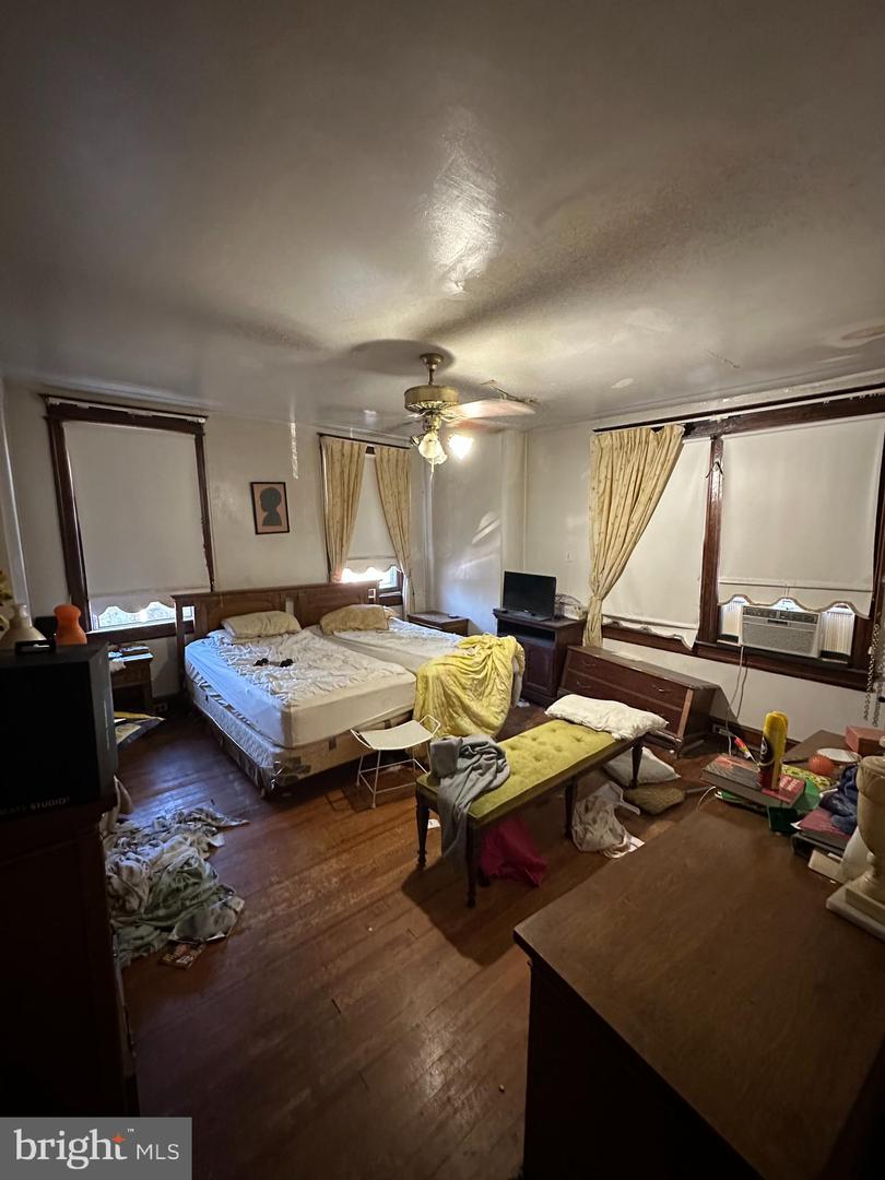 1122 HOLBROOK ST NE, WASHINGTON, District Of Columbia 20002, 3 Bedrooms Bedrooms, ,1 BathroomBathrooms,Residential,For sale,1122 HOLBROOK ST NE,DCDC2227924 MLS # DCDC2227924