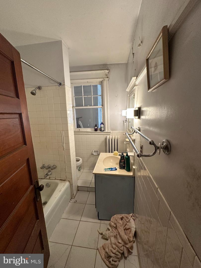 1122 HOLBROOK ST NE, WASHINGTON, District Of Columbia 20002, 3 Bedrooms Bedrooms, ,1 BathroomBathrooms,Residential,For sale,1122 HOLBROOK ST NE,DCDC2227924 MLS # DCDC2227924