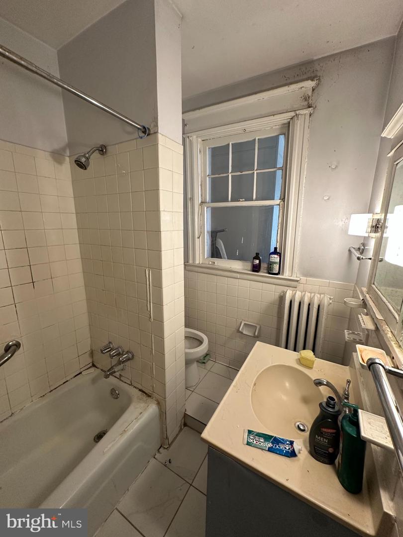 1122 HOLBROOK ST NE, WASHINGTON, District Of Columbia 20002, 3 Bedrooms Bedrooms, ,1 BathroomBathrooms,Residential,For sale,1122 HOLBROOK ST NE,DCDC2227924 MLS # DCDC2227924