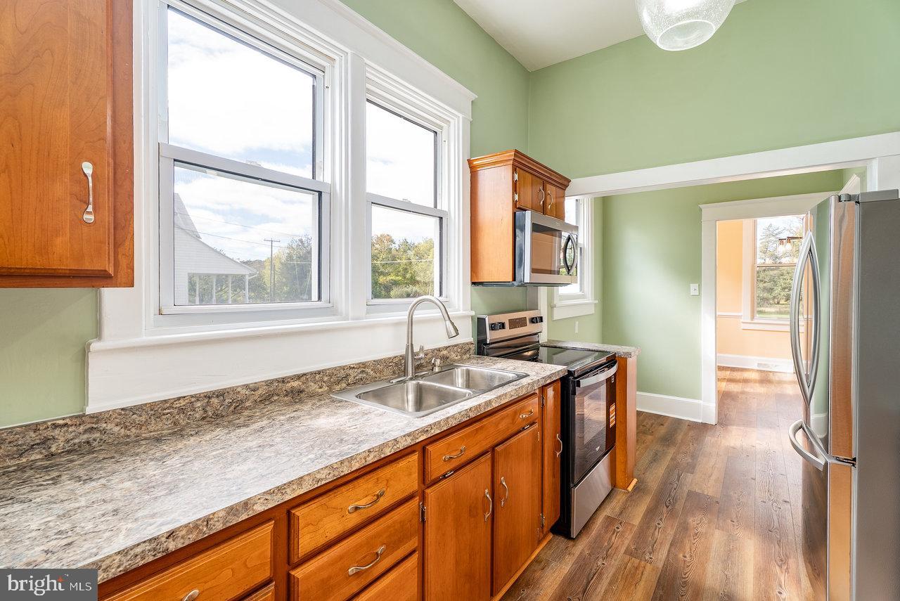 96 PARK AVE, GROTTOES, Virginia 24441, 3 Bedrooms Bedrooms, ,1 BathroomBathrooms,Residential,For sale,96 PARK AVE,VARO2002650 MLS # VARO2002650