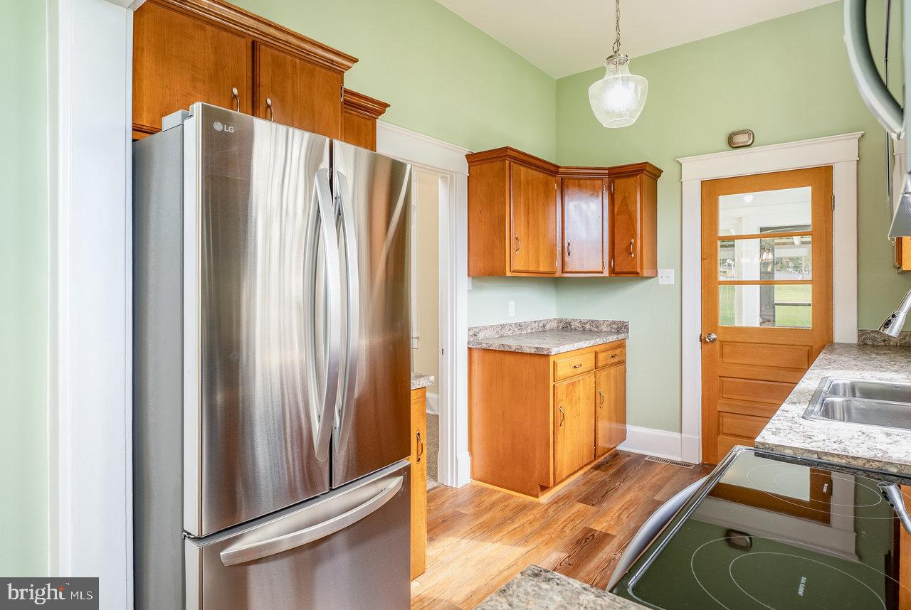 96 PARK AVE, GROTTOES, Virginia 24441, 3 Bedrooms Bedrooms, ,1 BathroomBathrooms,Residential,For sale,96 PARK AVE,VARO2002650 MLS # VARO2002650