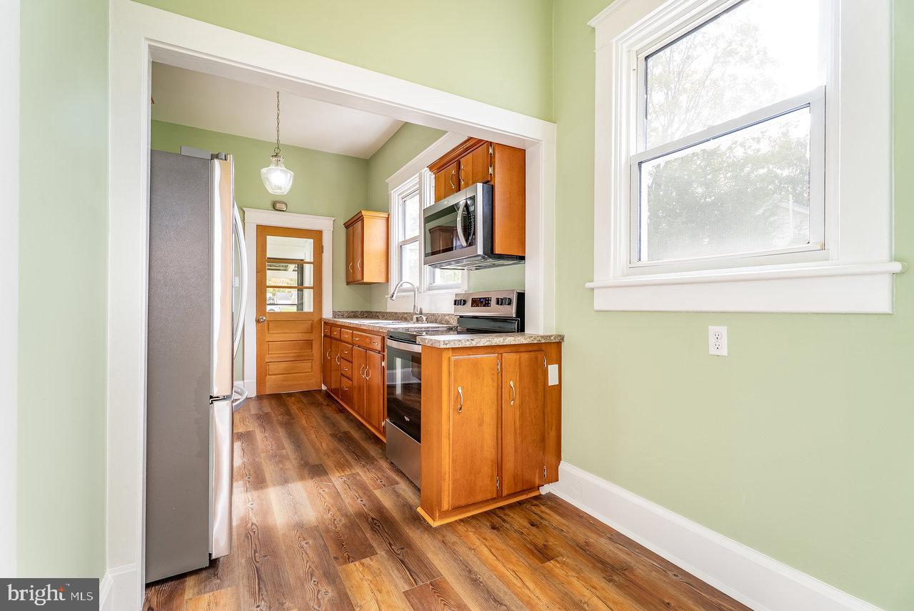 96 PARK AVE, GROTTOES, Virginia 24441, 3 Bedrooms Bedrooms, ,1 BathroomBathrooms,Residential,For sale,96 PARK AVE,VARO2002650 MLS # VARO2002650
