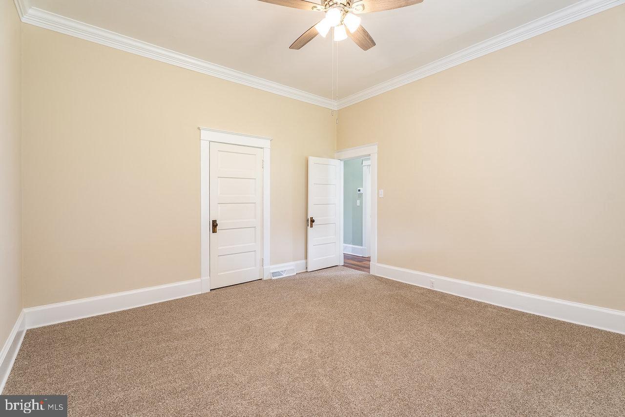 96 PARK AVE, GROTTOES, Virginia 24441, 3 Bedrooms Bedrooms, ,1 BathroomBathrooms,Residential,For sale,96 PARK AVE,VARO2002650 MLS # VARO2002650