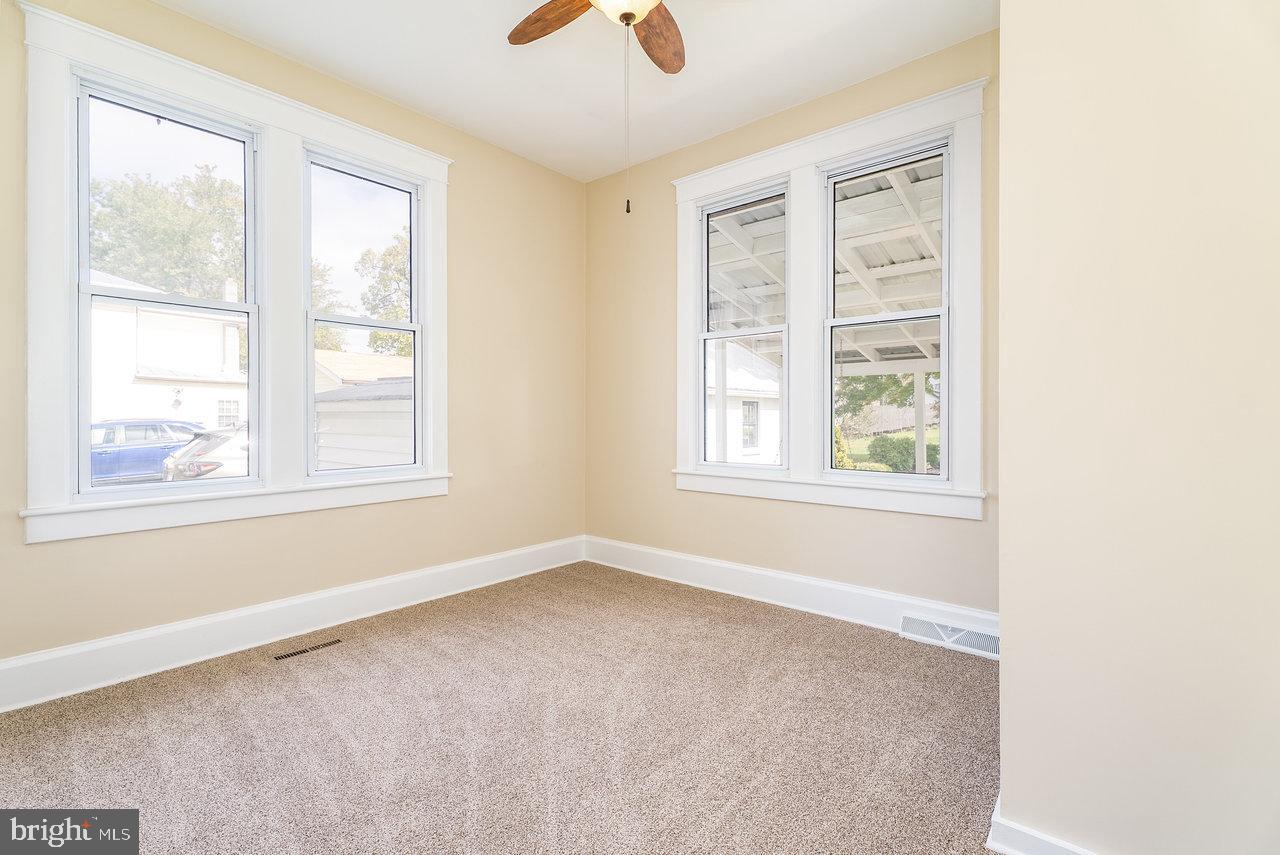 96 PARK AVE, GROTTOES, Virginia 24441, 3 Bedrooms Bedrooms, ,1 BathroomBathrooms,Residential,For sale,96 PARK AVE,VARO2002650 MLS # VARO2002650