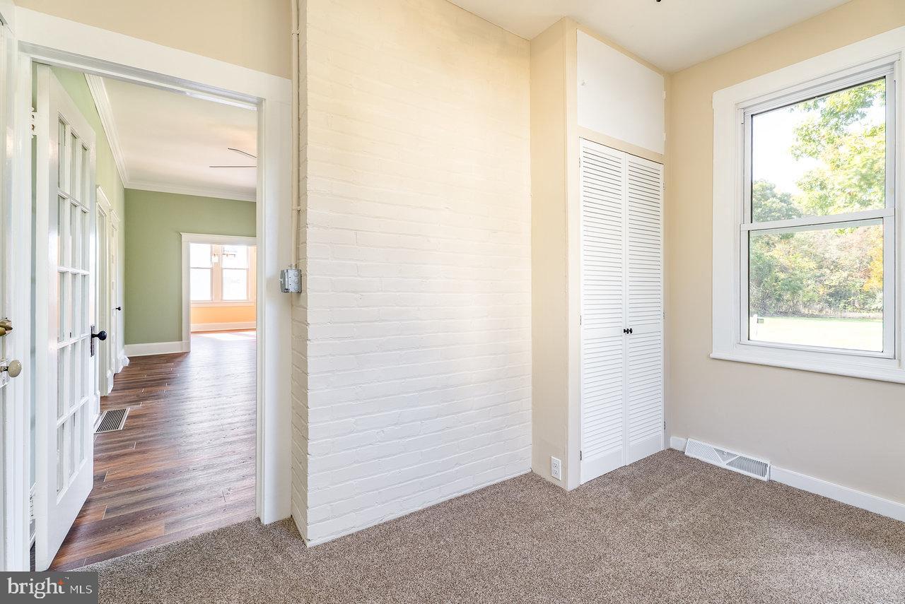 96 PARK AVE, GROTTOES, Virginia 24441, 3 Bedrooms Bedrooms, ,1 BathroomBathrooms,Residential,For sale,96 PARK AVE,VARO2002650 MLS # VARO2002650