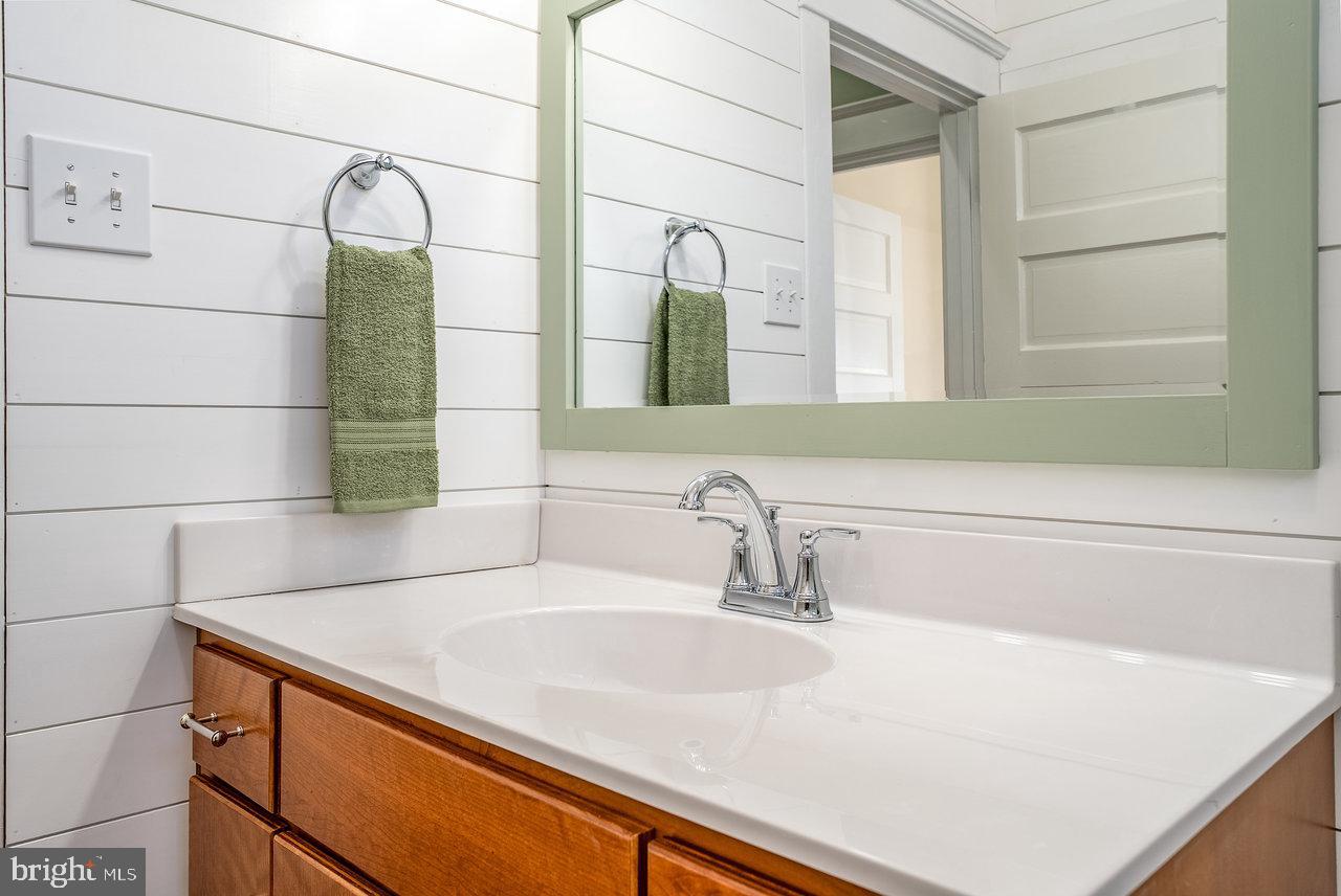 96 PARK AVE, GROTTOES, Virginia 24441, 3 Bedrooms Bedrooms, ,1 BathroomBathrooms,Residential,For sale,96 PARK AVE,VARO2002650 MLS # VARO2002650