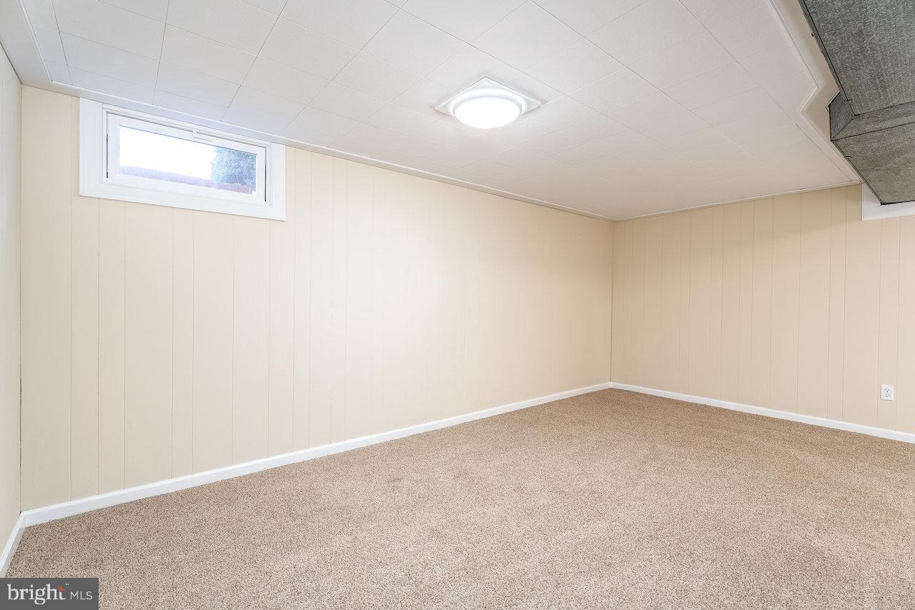 96 PARK AVE, GROTTOES, Virginia 24441, 3 Bedrooms Bedrooms, ,1 BathroomBathrooms,Residential,For sale,96 PARK AVE,VARO2002650 MLS # VARO2002650