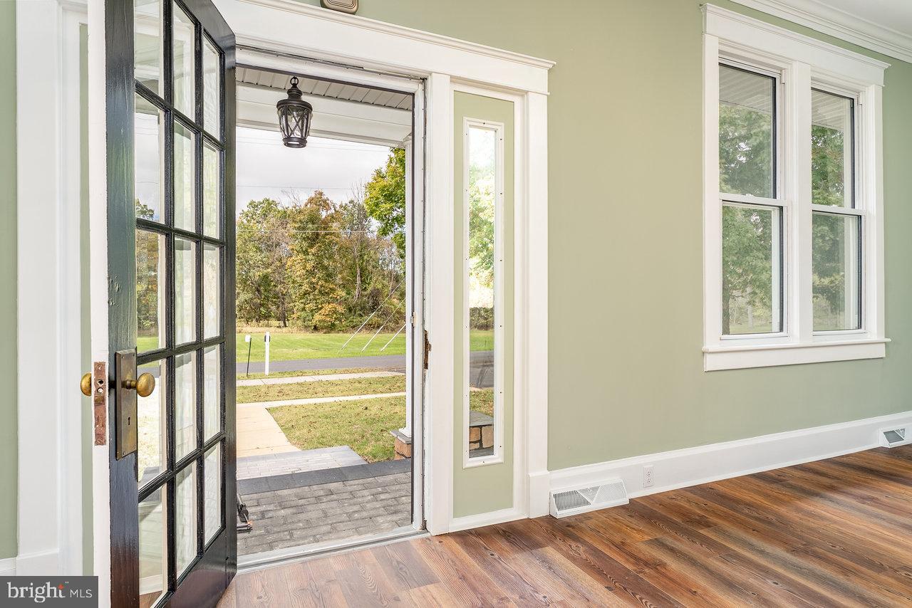 96 PARK AVE, GROTTOES, Virginia 24441, 3 Bedrooms Bedrooms, ,1 BathroomBathrooms,Residential,For sale,96 PARK AVE,VARO2002650 MLS # VARO2002650