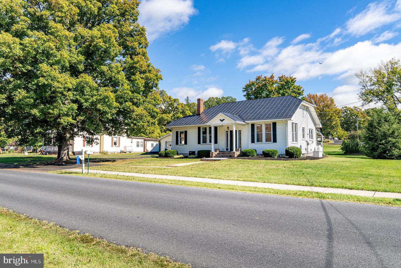 96 PARK AVE, GROTTOES, Virginia 24441, 3 Bedrooms Bedrooms, ,1 BathroomBathrooms,Residential,For sale,96 PARK AVE,VARO2002650 MLS # VARO2002650