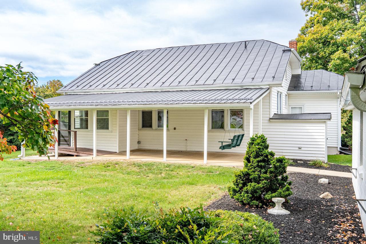 96 PARK AVE, GROTTOES, Virginia 24441, 3 Bedrooms Bedrooms, ,1 BathroomBathrooms,Residential,For sale,96 PARK AVE,VARO2002650 MLS # VARO2002650