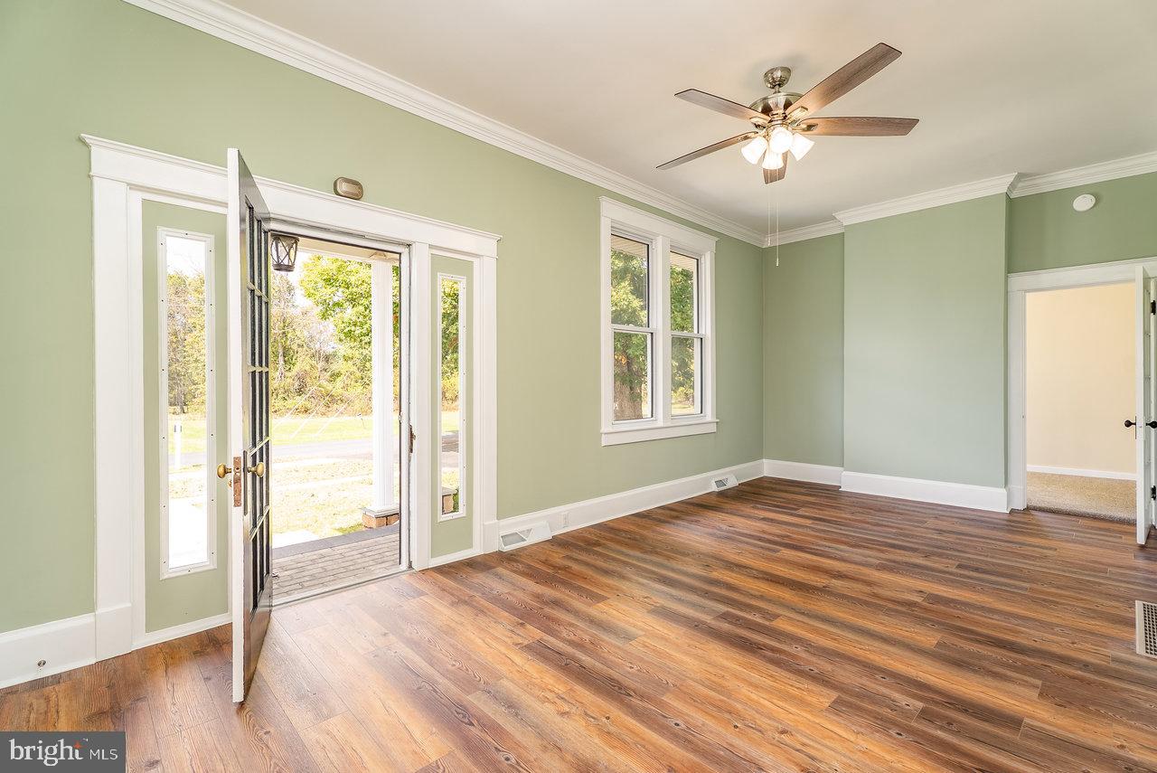 96 PARK AVE, GROTTOES, Virginia 24441, 3 Bedrooms Bedrooms, ,1 BathroomBathrooms,Residential,For sale,96 PARK AVE,VARO2002650 MLS # VARO2002650