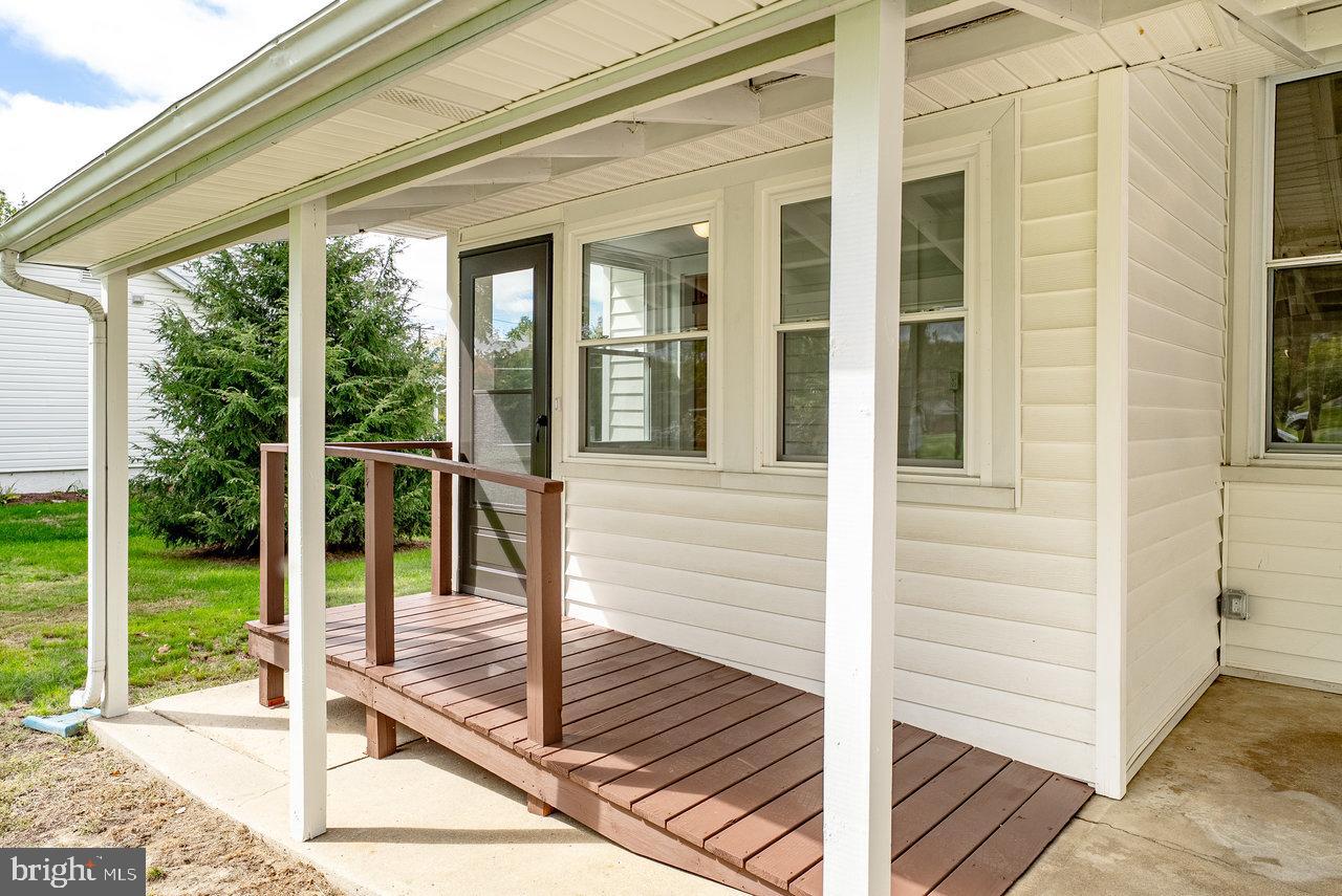 96 PARK AVE, GROTTOES, Virginia 24441, 3 Bedrooms Bedrooms, ,1 BathroomBathrooms,Residential,For sale,96 PARK AVE,VARO2002650 MLS # VARO2002650