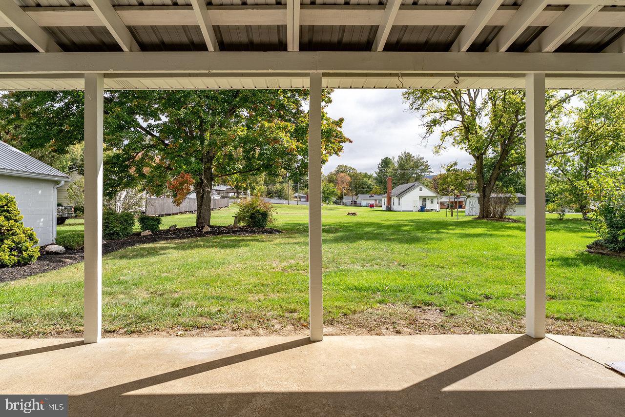 96 PARK AVE, GROTTOES, Virginia 24441, 3 Bedrooms Bedrooms, ,1 BathroomBathrooms,Residential,For sale,96 PARK AVE,VARO2002650 MLS # VARO2002650