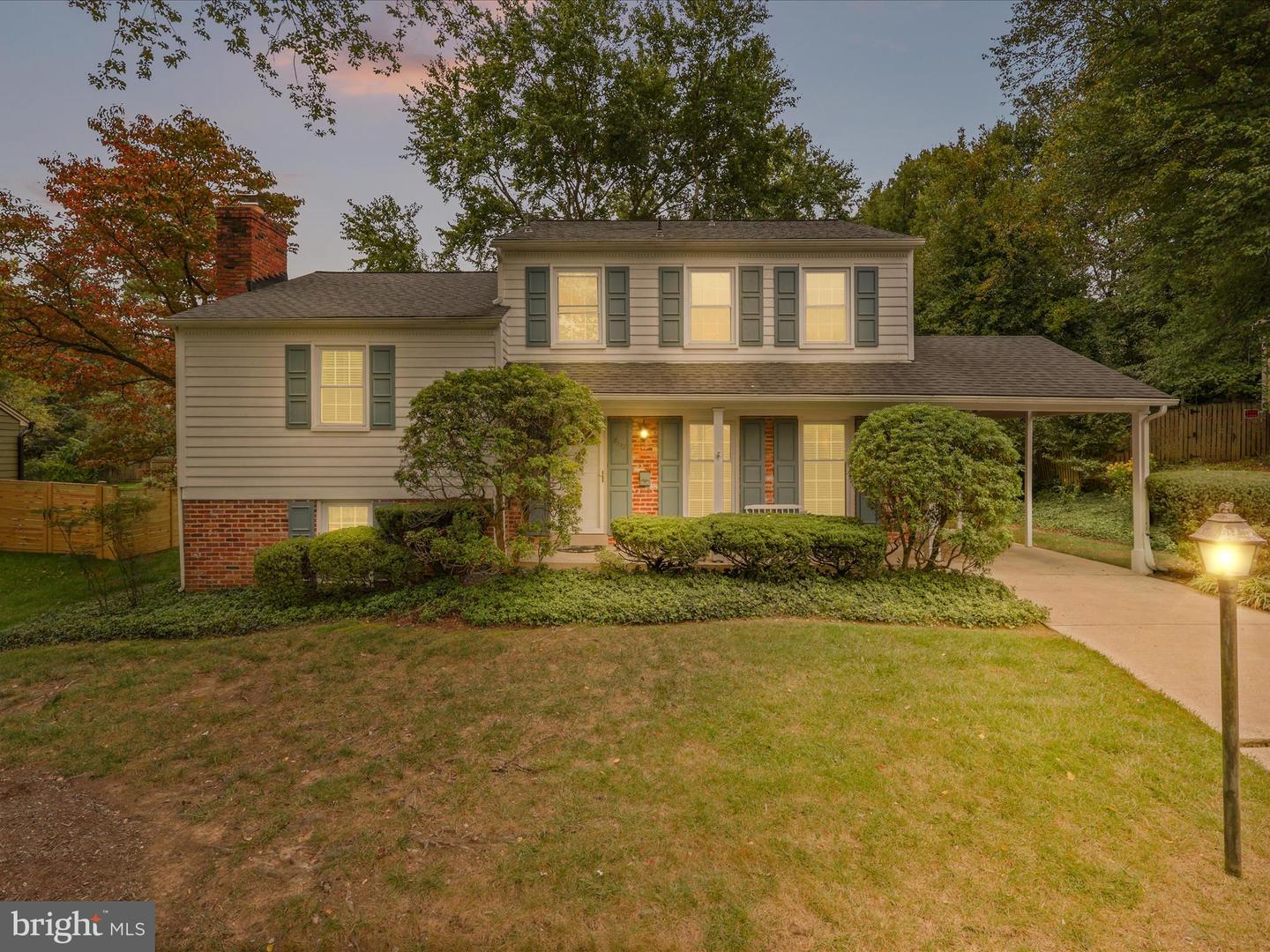 8112 BRIAR CREEK DR, ANNANDALE, Virginia 22003, 5 Bedrooms Bedrooms, 13 Rooms Rooms,2 BathroomsBathrooms,Residential,For sale,8112 BRIAR CREEK DR,VAFX2275278 MLS # VAFX2275278