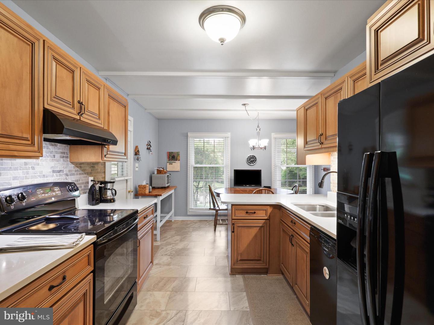 8112 BRIAR CREEK DR, ANNANDALE, Virginia 22003, 5 Bedrooms Bedrooms, 13 Rooms Rooms,2 BathroomsBathrooms,Residential,For sale,8112 BRIAR CREEK DR,VAFX2275278 MLS # VAFX2275278