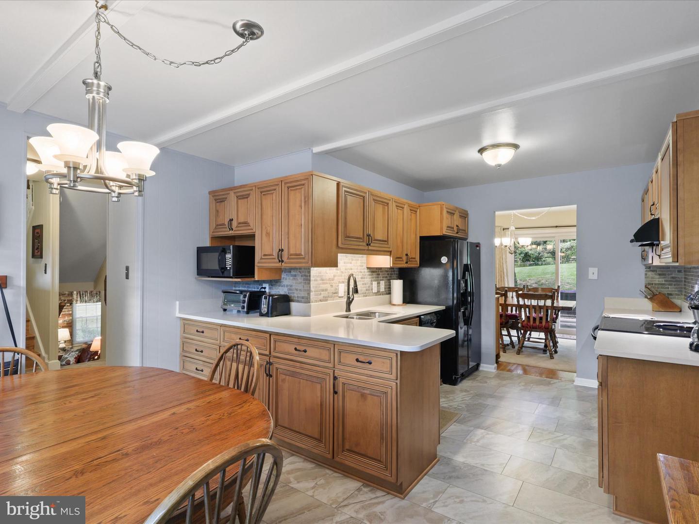 8112 BRIAR CREEK DR, ANNANDALE, Virginia 22003, 5 Bedrooms Bedrooms, 13 Rooms Rooms,2 BathroomsBathrooms,Residential,For sale,8112 BRIAR CREEK DR,VAFX2275278 MLS # VAFX2275278
