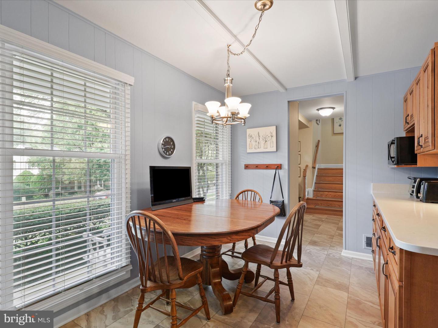 8112 BRIAR CREEK DR, ANNANDALE, Virginia 22003, 5 Bedrooms Bedrooms, 13 Rooms Rooms,2 BathroomsBathrooms,Residential,For sale,8112 BRIAR CREEK DR,VAFX2275278 MLS # VAFX2275278