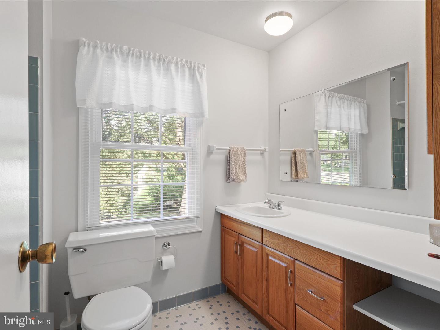 8112 BRIAR CREEK DR, ANNANDALE, Virginia 22003, 5 Bedrooms Bedrooms, 13 Rooms Rooms,2 BathroomsBathrooms,Residential,For sale,8112 BRIAR CREEK DR,VAFX2275278 MLS # VAFX2275278