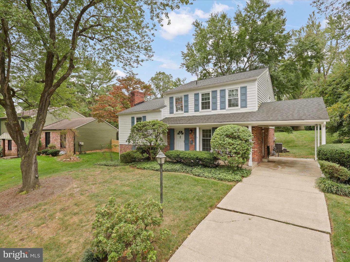 8112 BRIAR CREEK DR, ANNANDALE, Virginia 22003, 5 Bedrooms Bedrooms, 13 Rooms Rooms,2 BathroomsBathrooms,Residential,For sale,8112 BRIAR CREEK DR,VAFX2275278 MLS # VAFX2275278