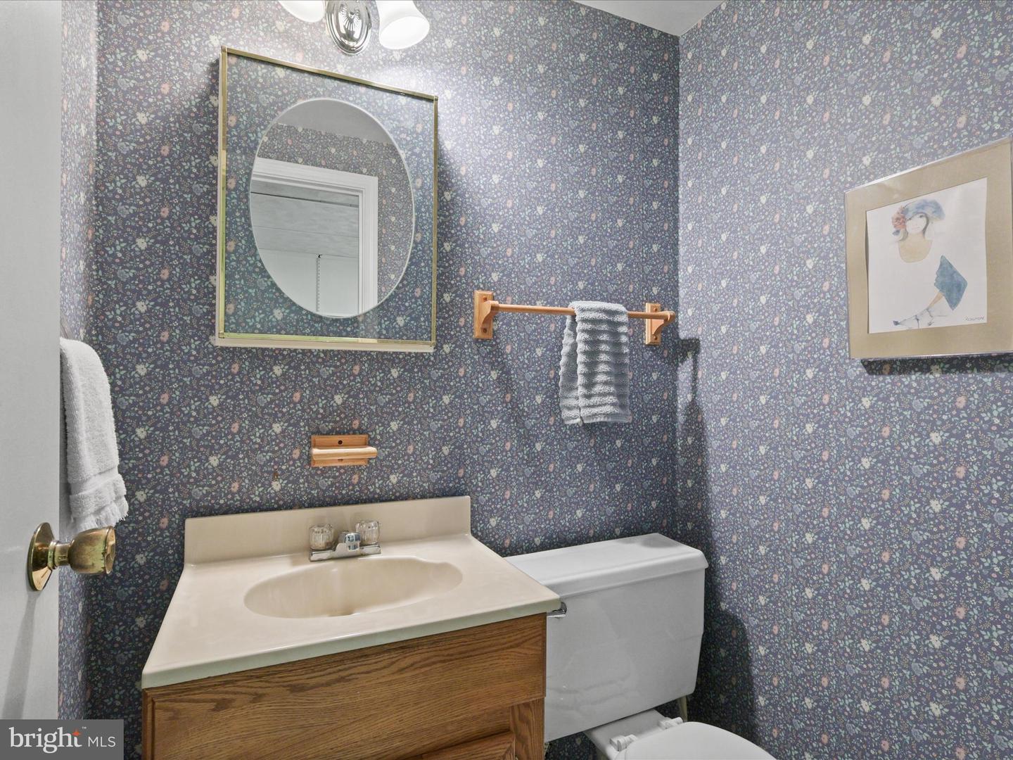 8112 BRIAR CREEK DR, ANNANDALE, Virginia 22003, 5 Bedrooms Bedrooms, 13 Rooms Rooms,2 BathroomsBathrooms,Residential,For sale,8112 BRIAR CREEK DR,VAFX2275278 MLS # VAFX2275278
