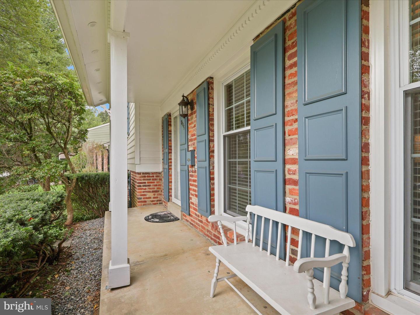 8112 BRIAR CREEK DR, ANNANDALE, Virginia 22003, 5 Bedrooms Bedrooms, 13 Rooms Rooms,2 BathroomsBathrooms,Residential,For sale,8112 BRIAR CREEK DR,VAFX2275278 MLS # VAFX2275278
