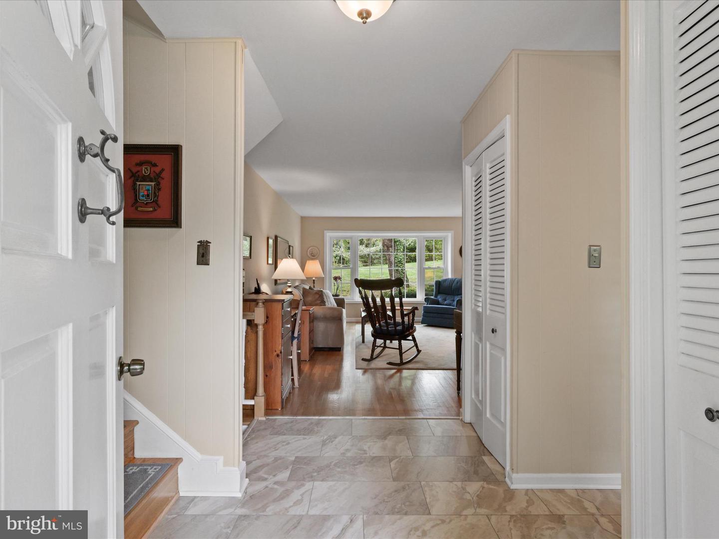 8112 BRIAR CREEK DR, ANNANDALE, Virginia 22003, 5 Bedrooms Bedrooms, 13 Rooms Rooms,2 BathroomsBathrooms,Residential,For sale,8112 BRIAR CREEK DR,VAFX2275278 MLS # VAFX2275278