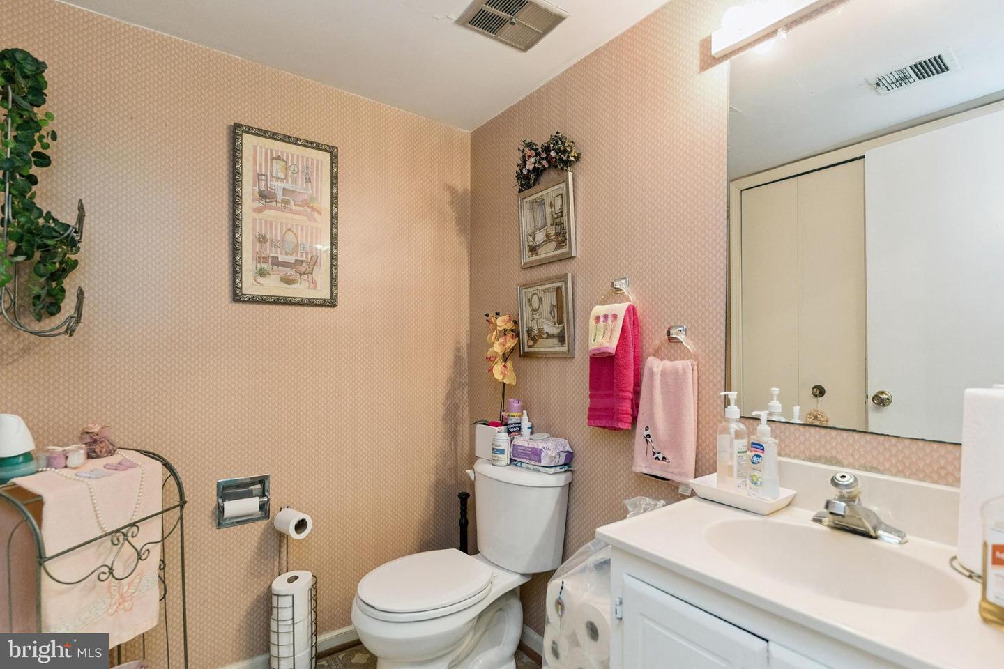 2777 GROVEMORE LN, VIENNA, Virginia 22180, 3 Bedrooms Bedrooms, ,1 BathroomBathrooms,Residential,For sale,2777 GROVEMORE LN,VAFX2275288 MLS # VAFX2275288