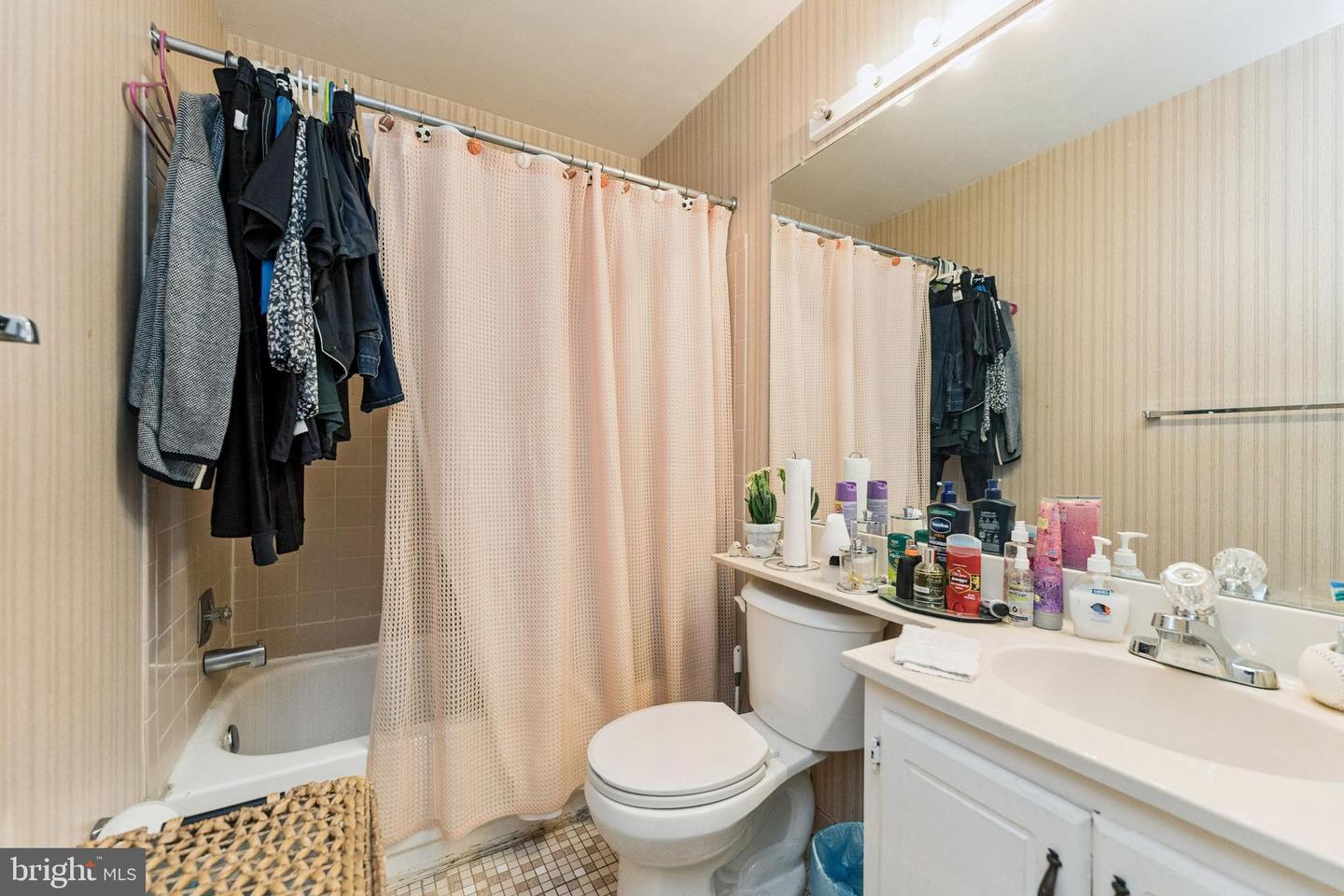 2777 GROVEMORE LN, VIENNA, Virginia 22180, 3 Bedrooms Bedrooms, ,1 BathroomBathrooms,Residential,For sale,2777 GROVEMORE LN,VAFX2275288 MLS # VAFX2275288