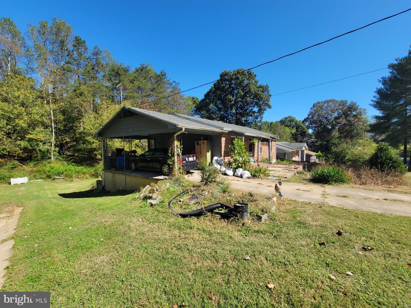 964 SOUTHLAND DR, MARTINSVILLE, Virginia 24112, 3 Bedrooms Bedrooms, 5 Rooms Rooms,1 BathroomBathrooms,Residential,For sale,964 SOUTHLAND DR,VAHE2000038 MLS # VAHE2000038