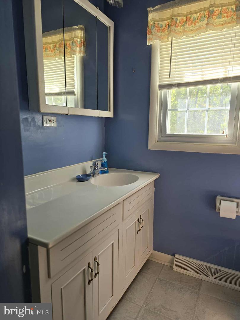 915 LEON RD, CULPEPER, Virginia 22701, 3 Bedrooms Bedrooms, ,1 BathroomBathrooms,Residential,For sale,915 LEON RD,VAMA2002504 MLS # VAMA2002504