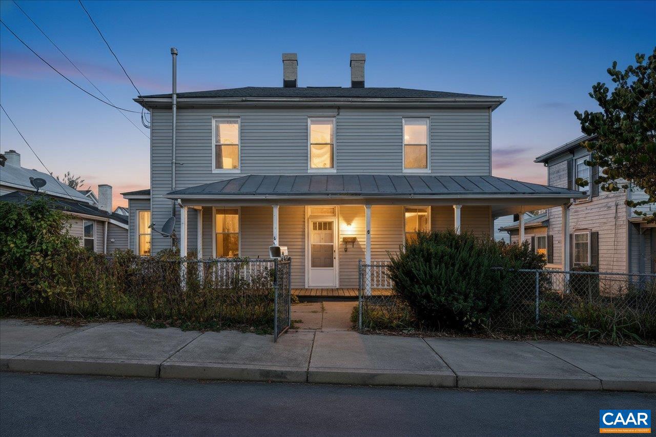 9 E LIBERTY ST, STAUNTON, Virginia 24401, 3 Bedrooms Bedrooms, ,1 BathroomBathrooms,Residential,For sale,9 E LIBERTY ST,670191 MLS # 670191