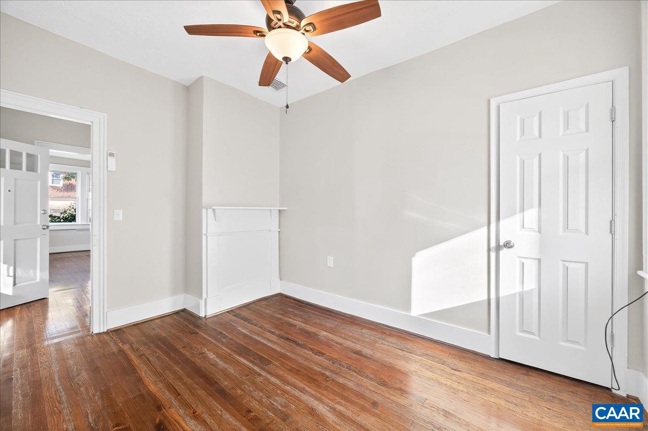 9 E LIBERTY ST, STAUNTON, Virginia 24401, 3 Bedrooms Bedrooms, ,1 BathroomBathrooms,Residential,For sale,9 E LIBERTY ST,670191 MLS # 670191