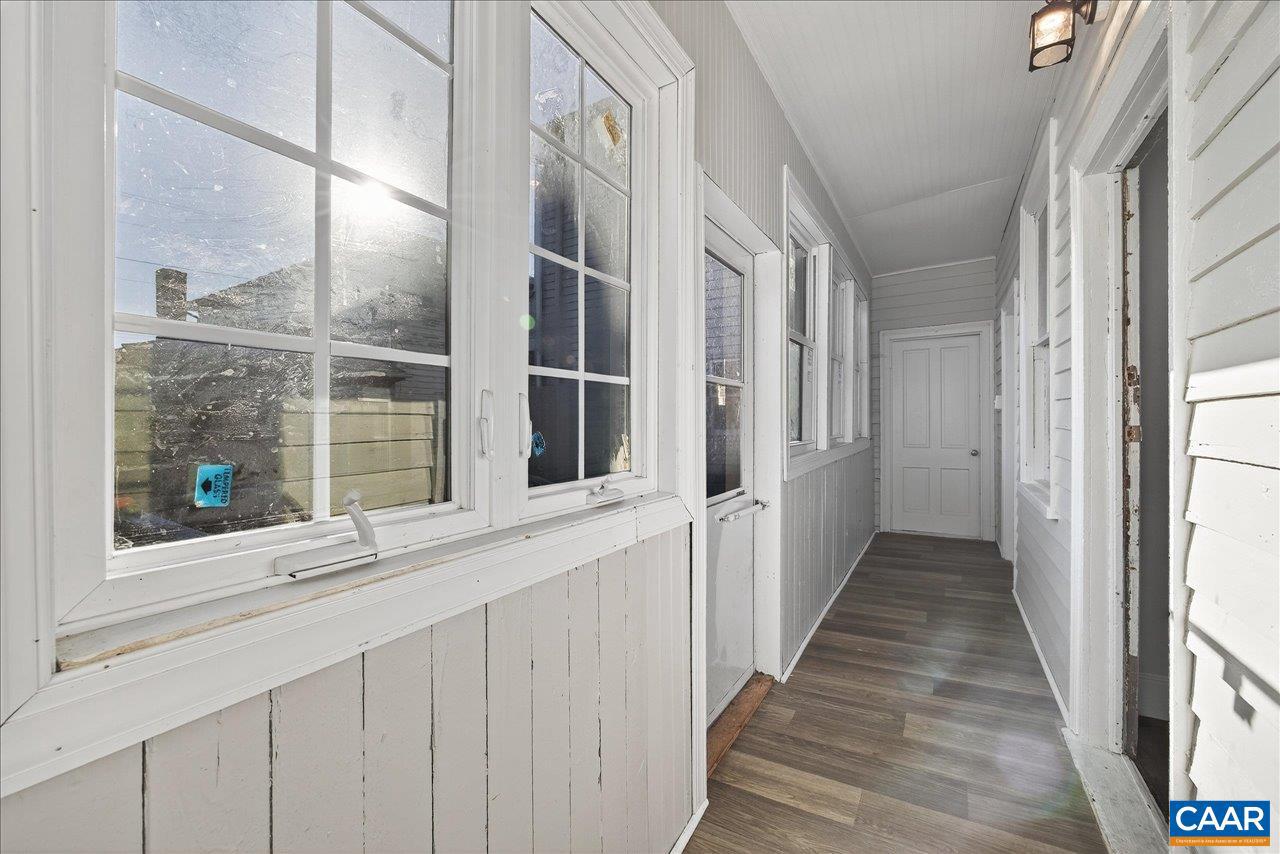 9 E LIBERTY ST, STAUNTON, Virginia 24401, 3 Bedrooms Bedrooms, ,1 BathroomBathrooms,Residential,For sale,9 E LIBERTY ST,670191 MLS # 670191