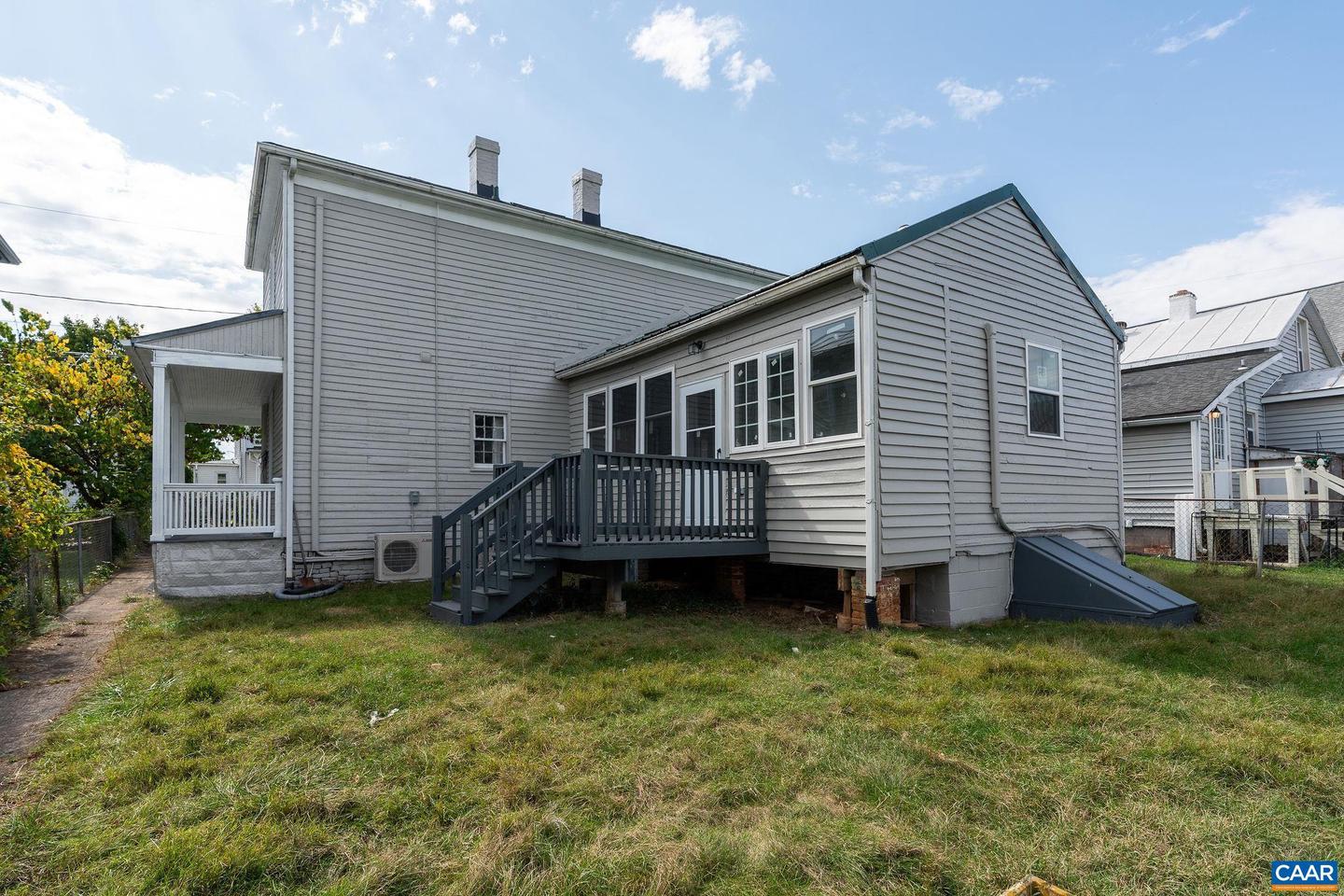 9 E LIBERTY ST, STAUNTON, Virginia 24401, 3 Bedrooms Bedrooms, ,1 BathroomBathrooms,Residential,For sale,9 E LIBERTY ST,670191 MLS # 670191