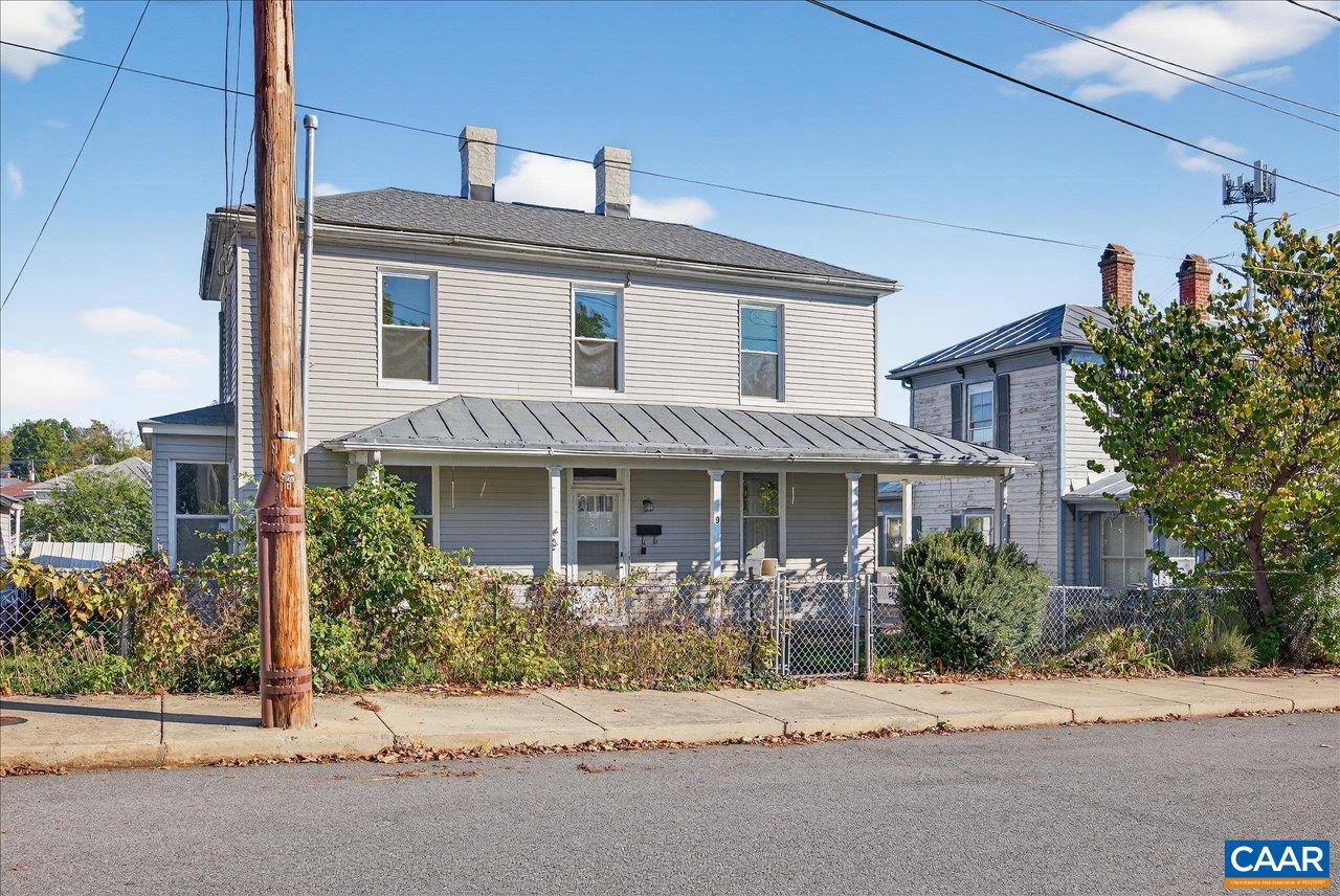 9 E LIBERTY ST, STAUNTON, Virginia 24401, 3 Bedrooms Bedrooms, ,1 BathroomBathrooms,Residential,For sale,9 E LIBERTY ST,670191 MLS # 670191
