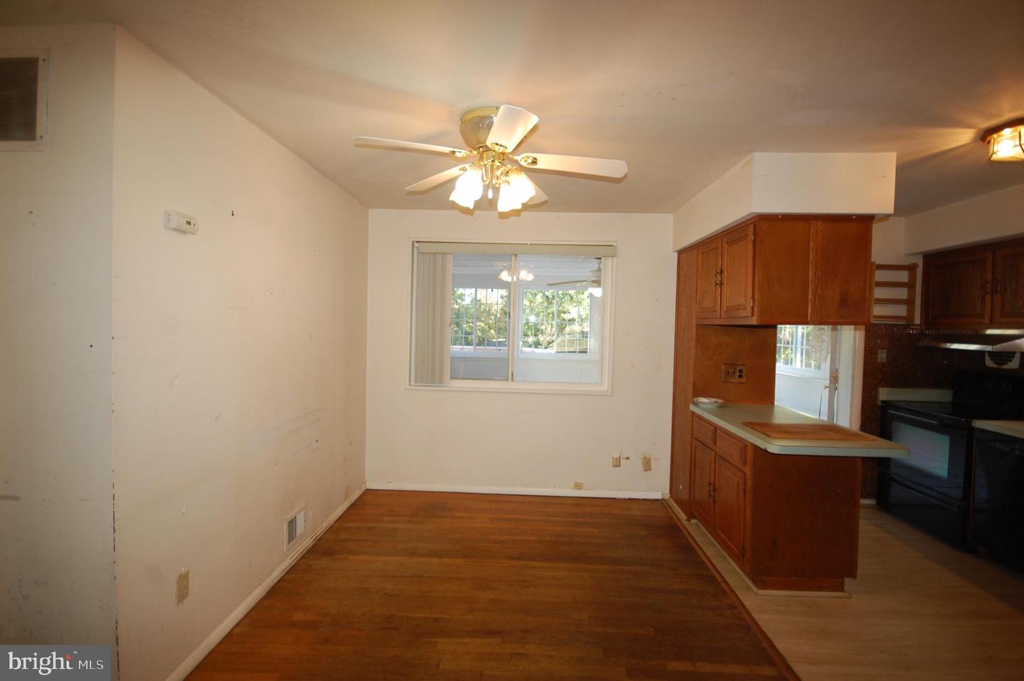 10006 HUNTER ST, FAIRFAX, Virginia 22031, 4 Bedrooms Bedrooms, ,3 BathroomsBathrooms,Residential,For sale,10006 HUNTER ST,VAFC2007218 MLS # VAFC2007218