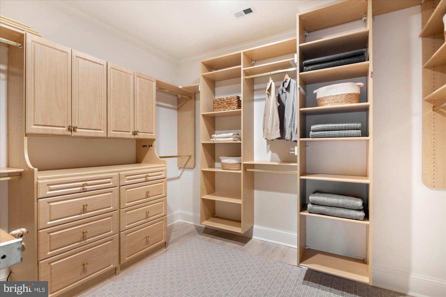 2950 CHAIN BRIDGE RD NW, WASHINGTON, District Of Columbia 20016, 6 Bedrooms Bedrooms, ,7 BathroomsBathrooms,Residential,For sale,2950 CHAIN BRIDGE RD NW,DCDC2227966 MLS # DCDC2227966