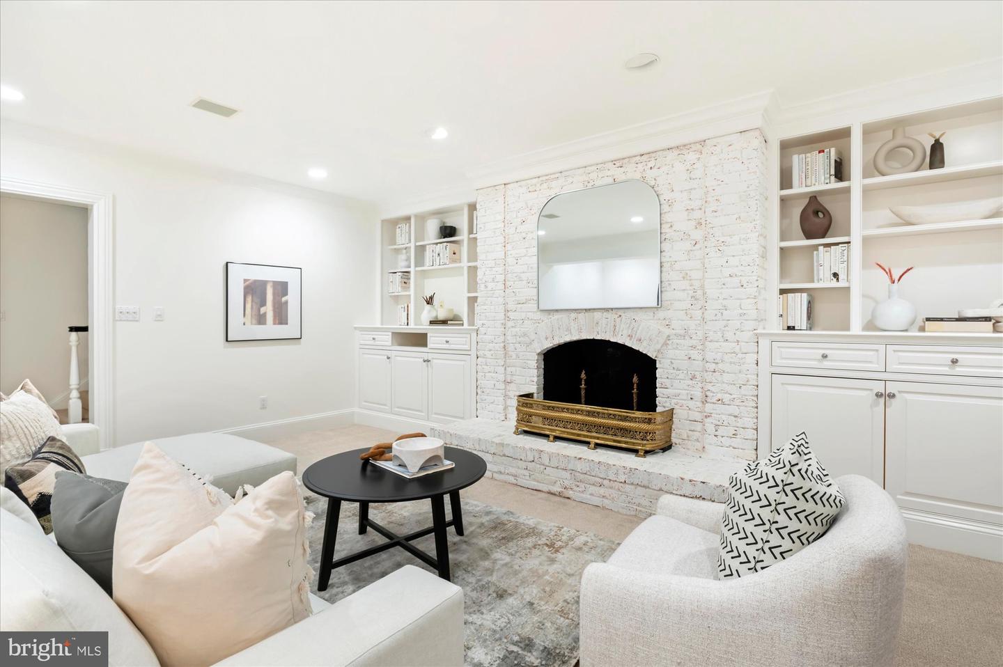 2950 CHAIN BRIDGE RD NW, WASHINGTON, District Of Columbia 20016, 6 Bedrooms Bedrooms, ,7 BathroomsBathrooms,Residential,For sale,2950 CHAIN BRIDGE RD NW,DCDC2227966 MLS # DCDC2227966