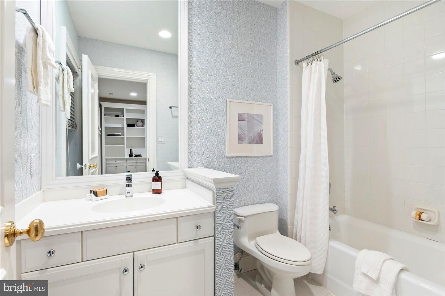 2950 CHAIN BRIDGE RD NW, WASHINGTON, District Of Columbia 20016, 6 Bedrooms Bedrooms, ,7 BathroomsBathrooms,Residential,For sale,2950 CHAIN BRIDGE RD NW,DCDC2227966 MLS # DCDC2227966