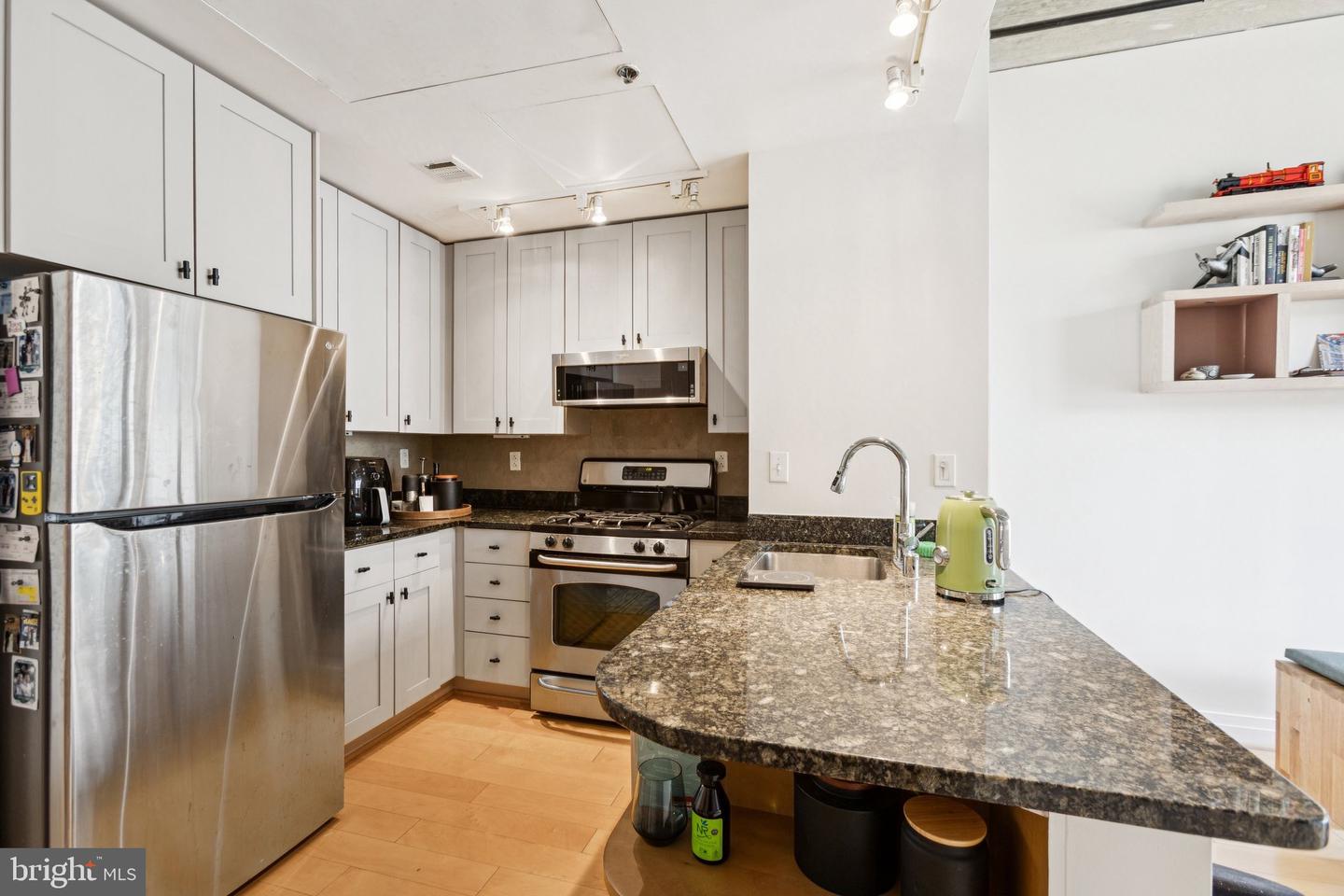 301 MASSACHUSETTS AVE NW #606, WASHINGTON, District Of Columbia 20001, 1 Bedroom Bedrooms, ,1 BathroomBathrooms,Residential,For sale,301 MASSACHUSETTS AVE NW #606,DCDC2227974 MLS # DCDC2227974