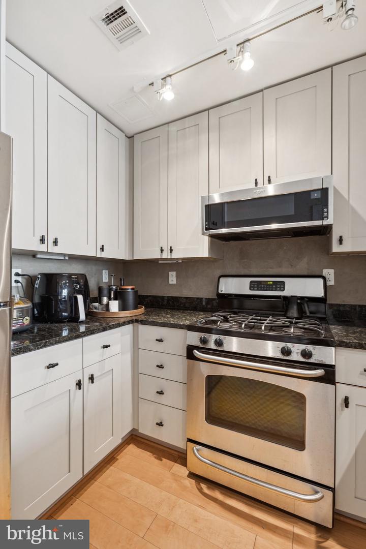 301 MASSACHUSETTS AVE NW #606, WASHINGTON, District Of Columbia 20001, 1 Bedroom Bedrooms, ,1 BathroomBathrooms,Residential,For sale,301 MASSACHUSETTS AVE NW #606,DCDC2227974 MLS # DCDC2227974