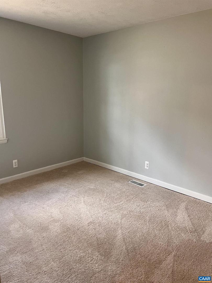 4646 WOODS EDGE RD, TROY, Virginia 22974, 3 Bedrooms Bedrooms, ,1 BathroomBathrooms,Residential,For sale,4646 WOODS EDGE RD,662768 MLS # 662768