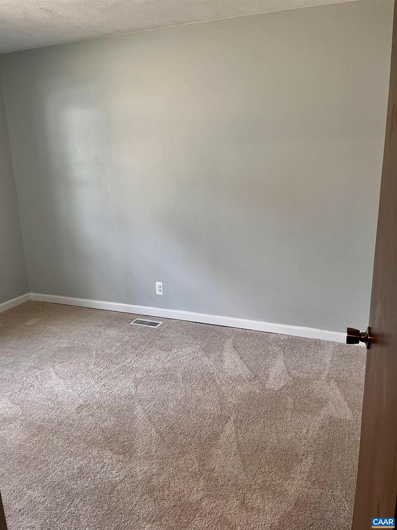 4646 WOODS EDGE RD, TROY, Virginia 22974, 3 Bedrooms Bedrooms, ,1 BathroomBathrooms,Residential,For sale,4646 WOODS EDGE RD,662768 MLS # 662768